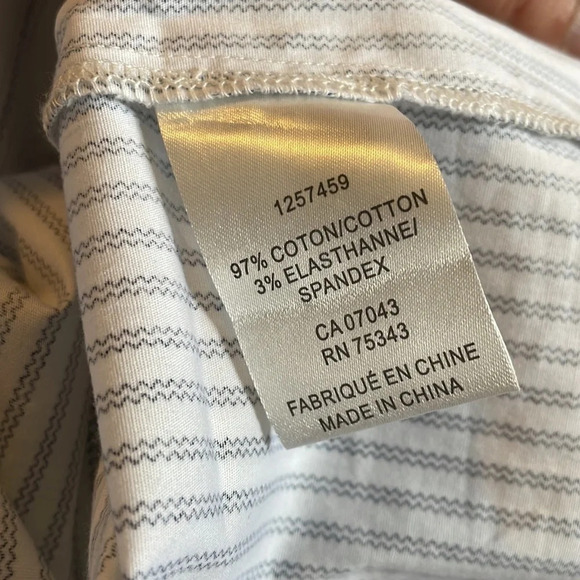 Jones & Co NWT beautiful floral detail women’s blouse size small - Picture 8 of 8